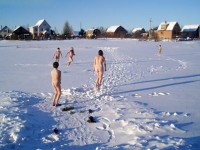 Winter Nudist Family-02